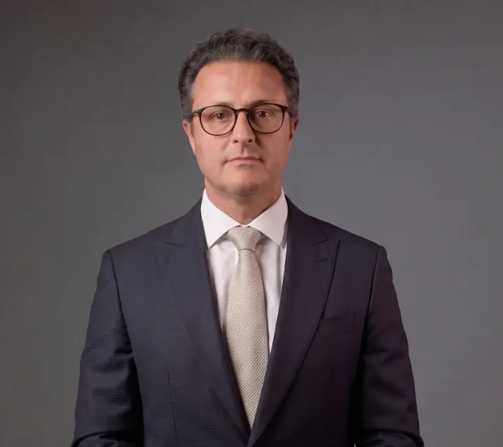 Dr. Juliano Buzone